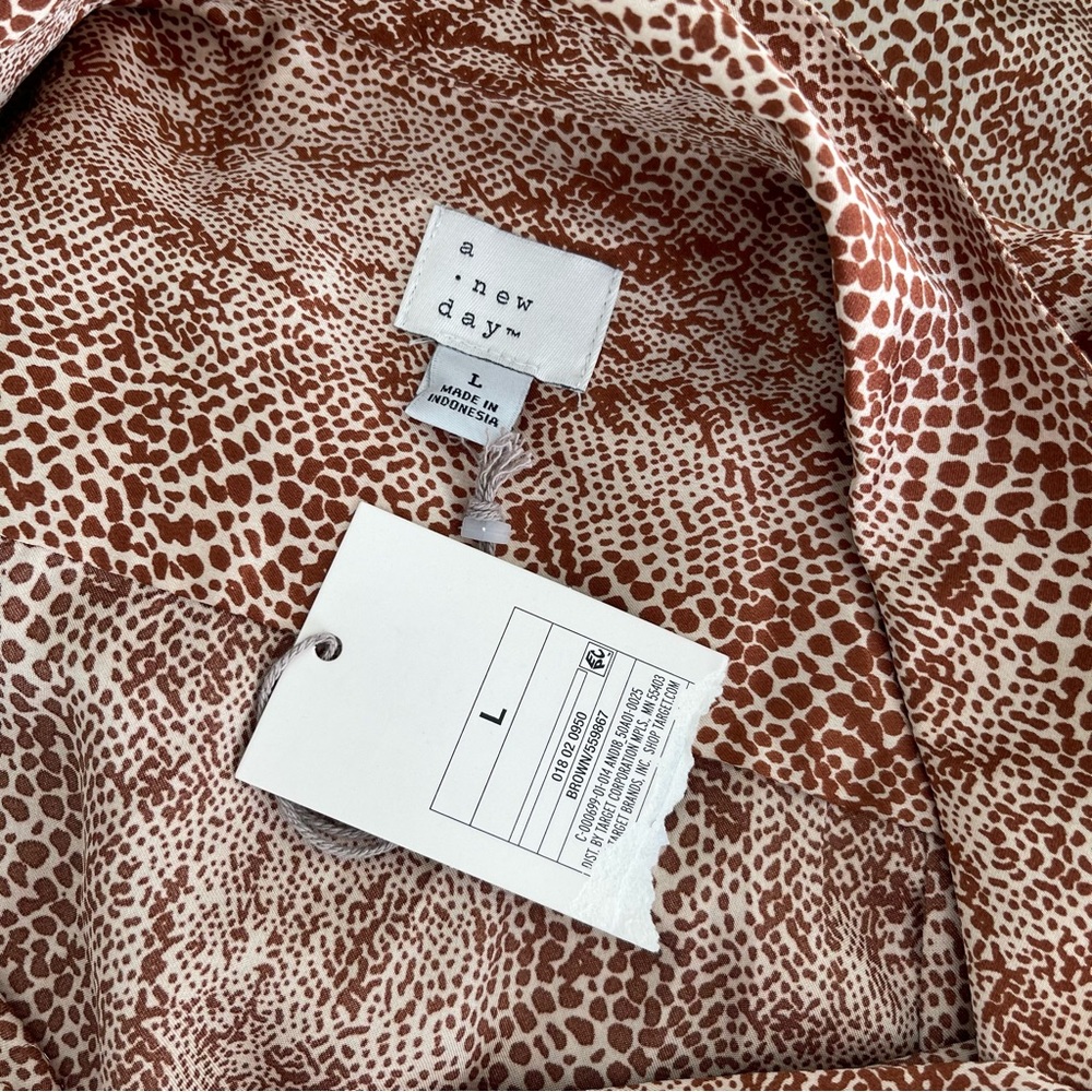 NWT a new day Printed Satin Top - Picture 2 of 2
